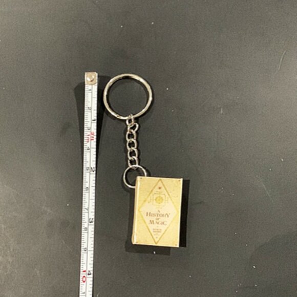 Mini “A History of Hogwarts” Keychain – Magical Replica Collectible - Picture 7 of 9